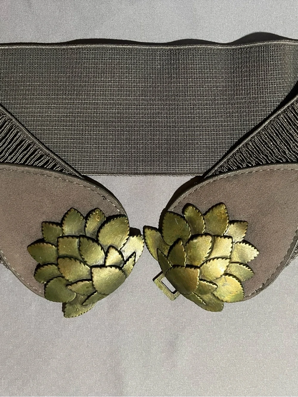 Elastic Women's Waist Belt with Green Leaf Accent. XS.